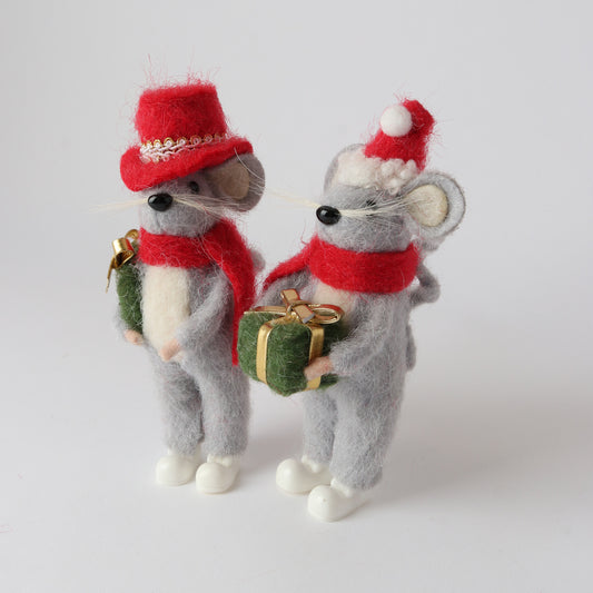 Yuletide Mice Wreath/Box Standing