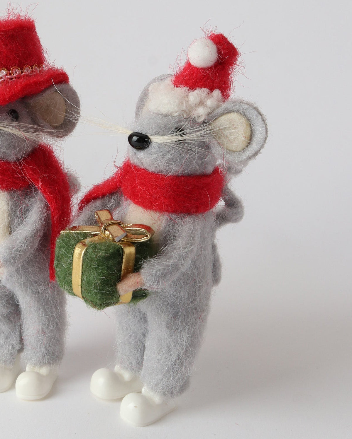 Yuletide Mice Wreath/Box Standing