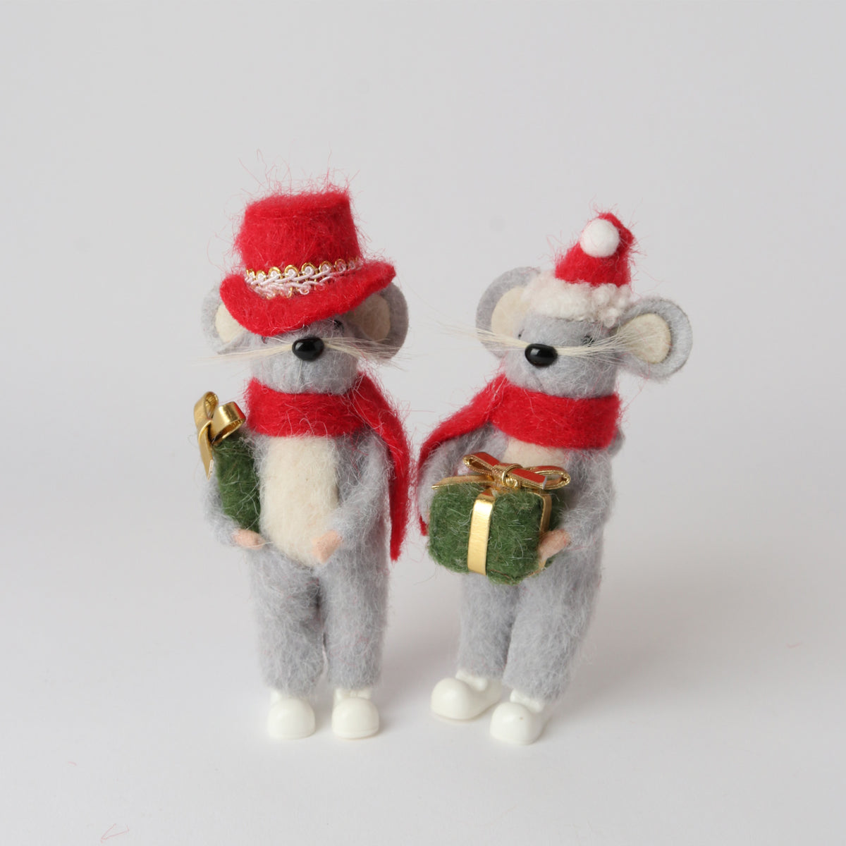 Yuletide Mice Wreath/Box Standing