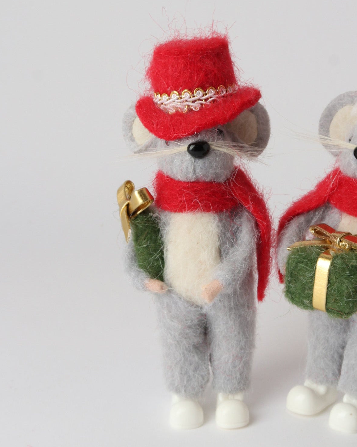 Yuletide Mice Wreath/Box Standing